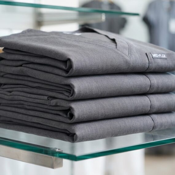 Professional Men Medical Scrub Uniform – Comfort, Function & Quality